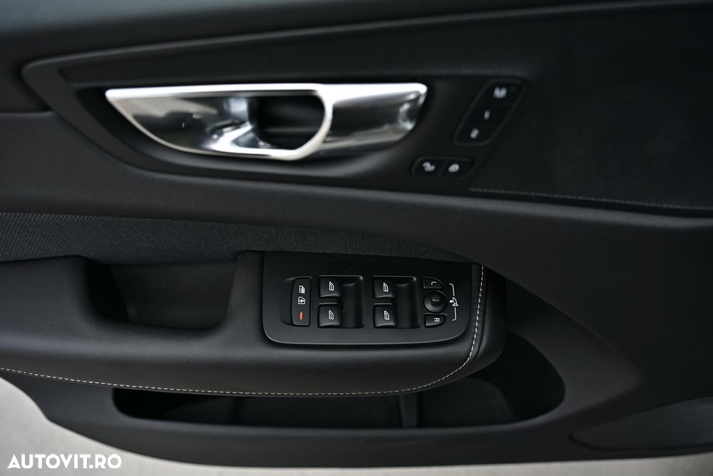 Volvo XC 60 B4 D AWD Geartronic RDesign - 26