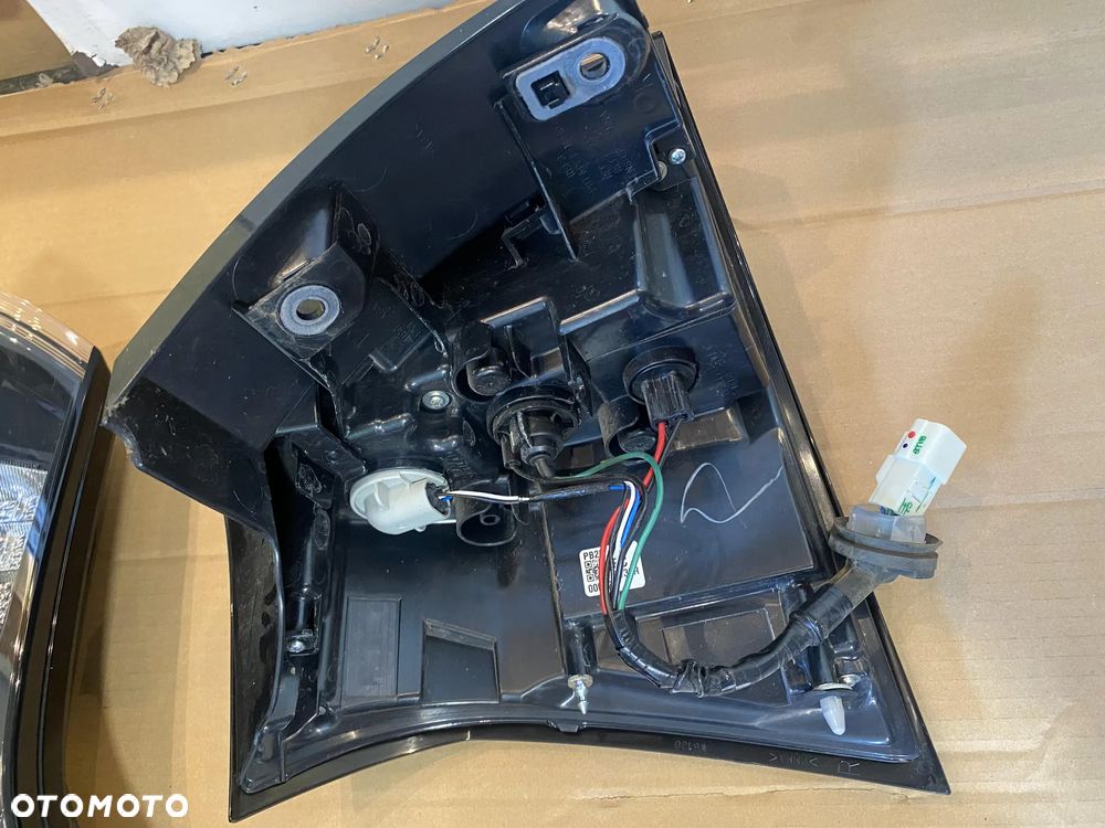 Lampy tył Suzuki SX4 S-CROSS 2022 w błotnik, w klapę prawa strona - 5