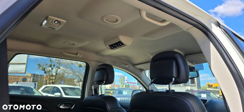 Fiat Freemont 2.0 Multijet 16V DPF Automatik Allrad Lounge - 34