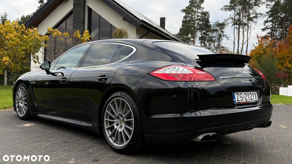 Porsche Panamera 4S - 5