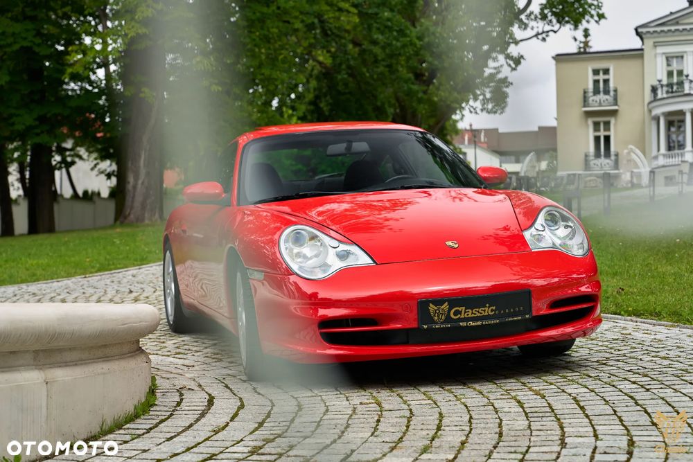 Porsche 911 Carrera - 4