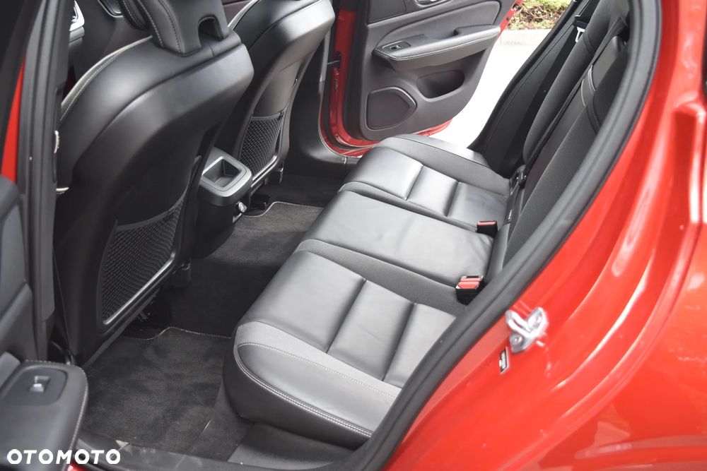 Volvo S60 T5 R-Design - 27