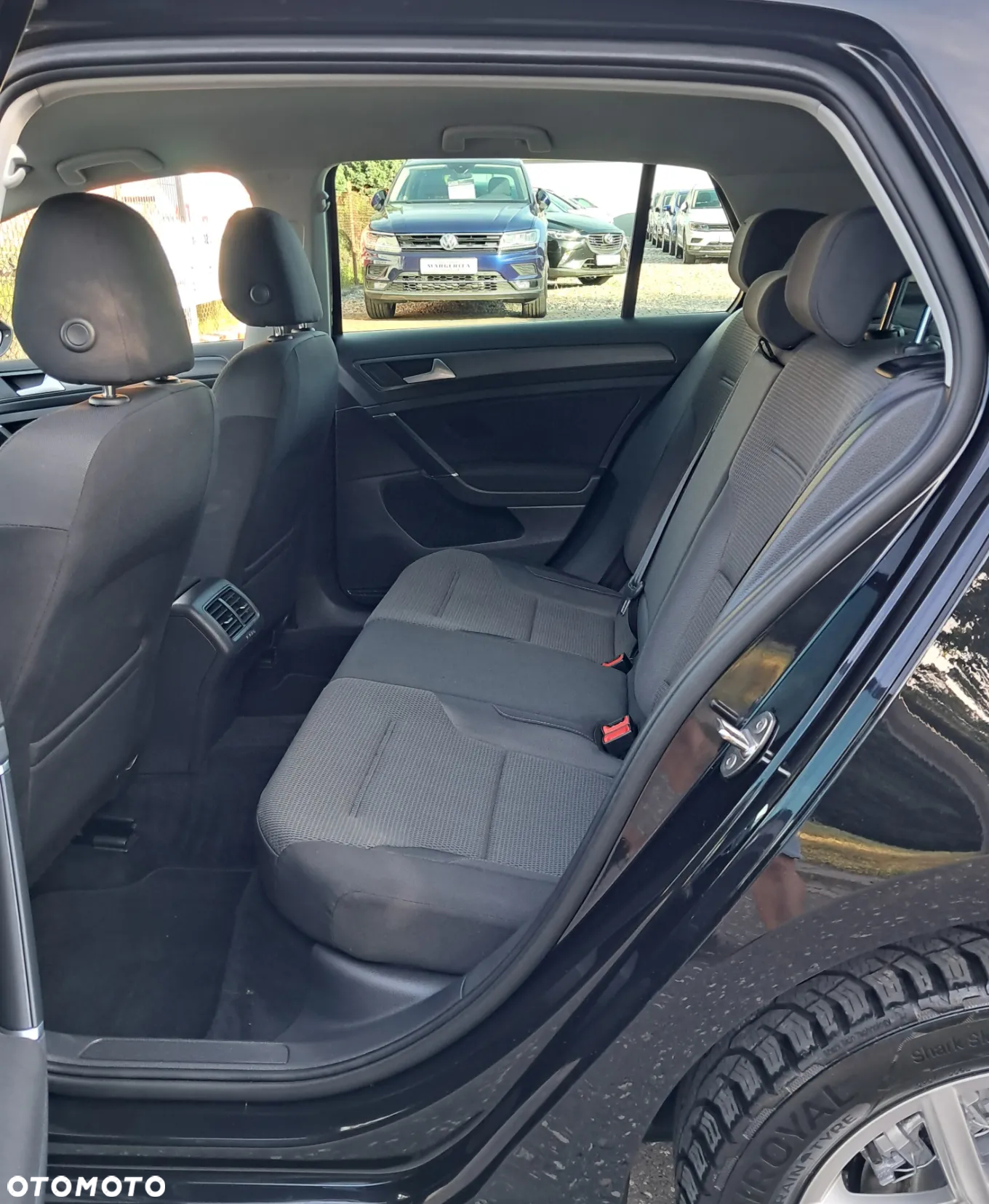 Volkswagen Golf 1.6 TDI SCR DSG Comfortline - 12