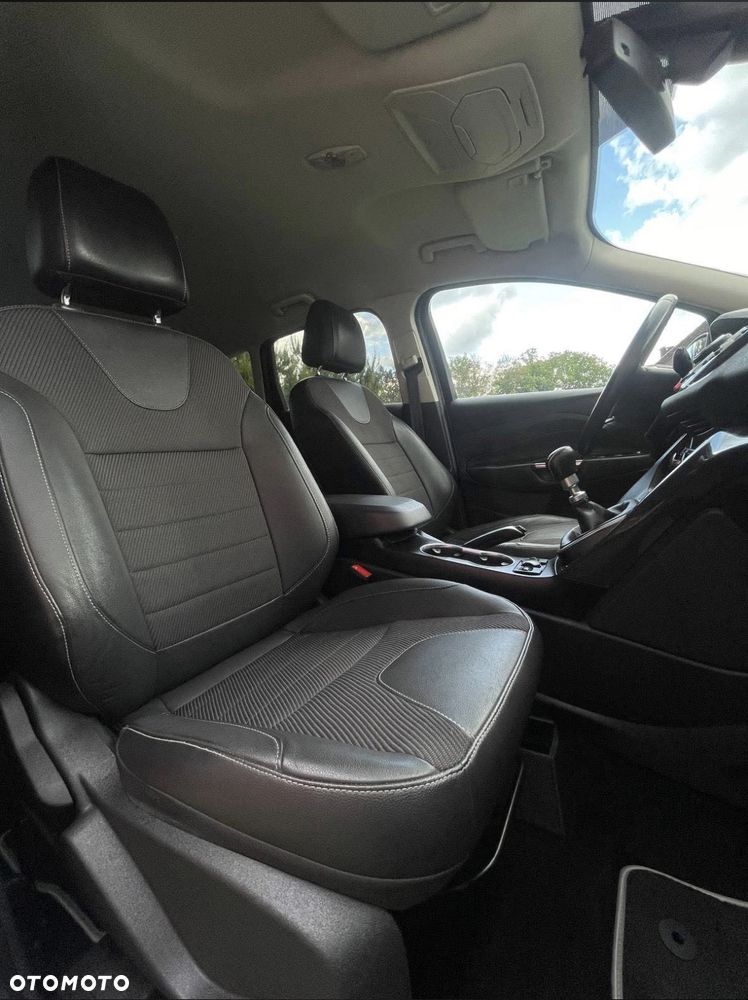 Ford Kuga 2.0 TDCi Titanium - 5