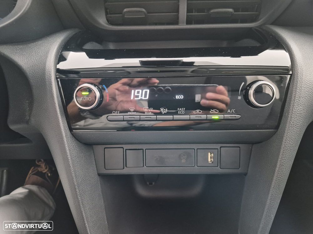Toyota Yaris Cross 1.5 HDF Comfort Plus - 23