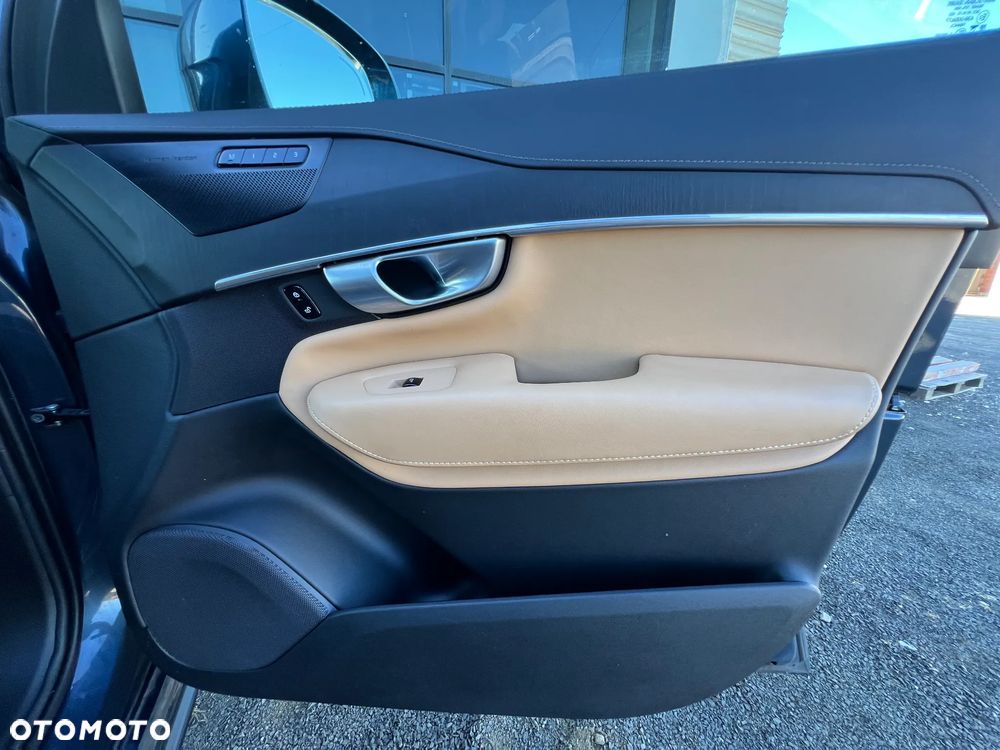 Volvo XC 90 B5 D AWD Plus Bright 7os - 22