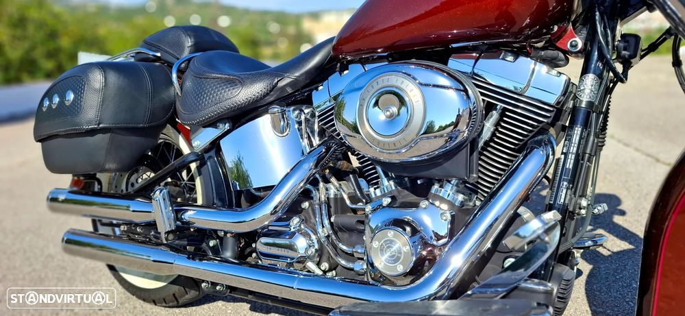 Harley-Davidson FLST Softail Deluxe - 3