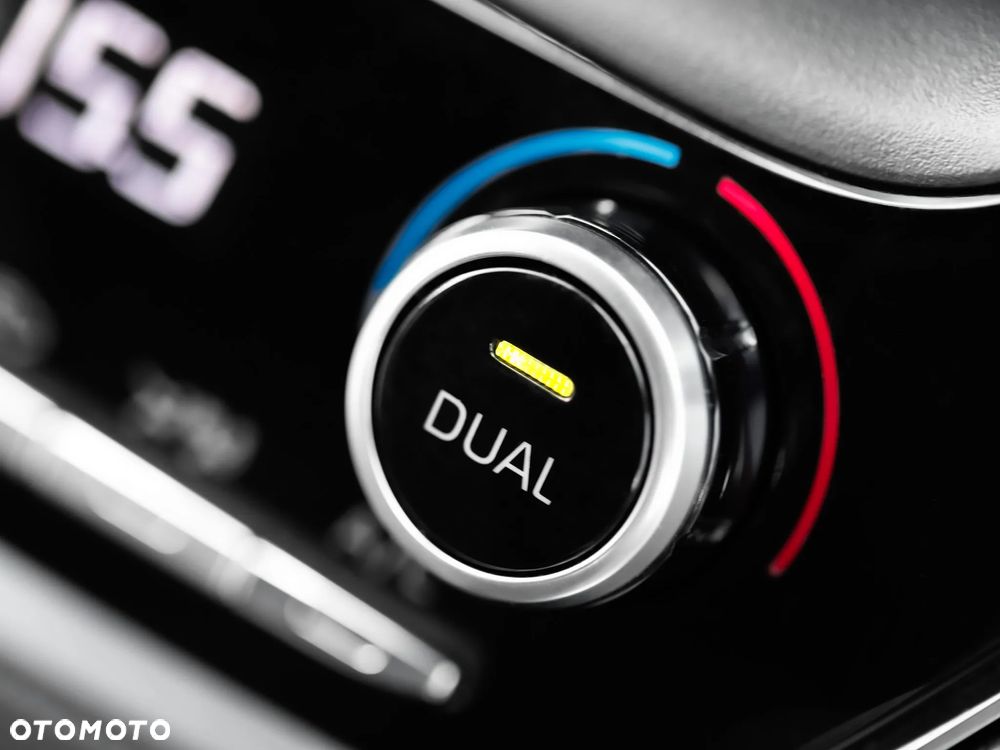 Toyota Corolla 2.0 Hybrid Style - 25