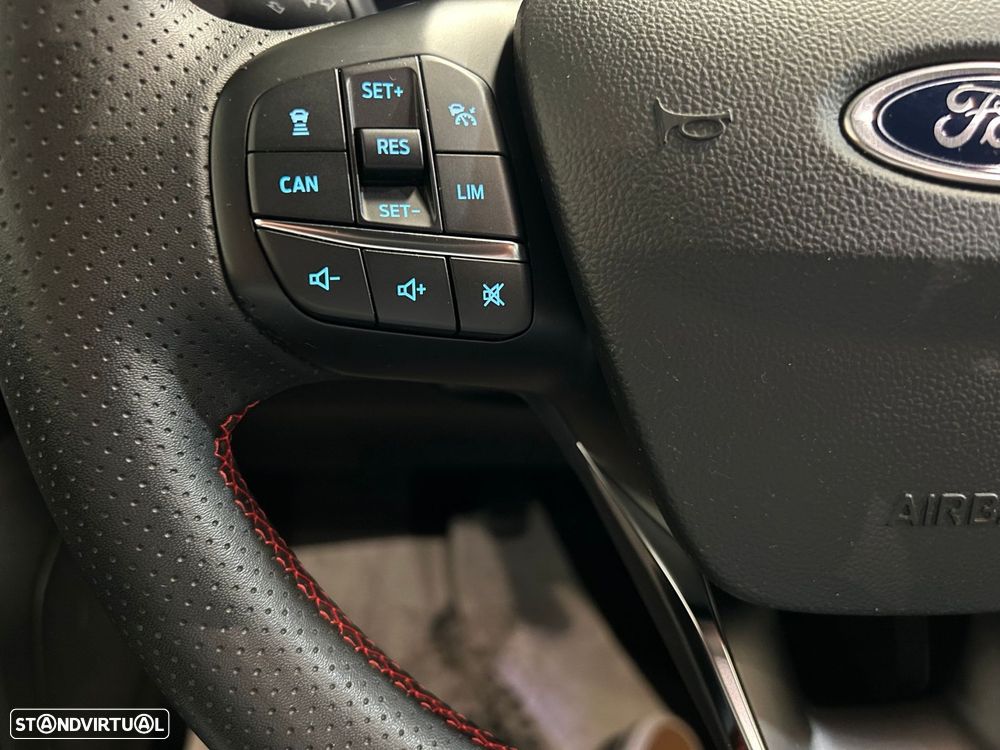 Ford Focus 1.0 EcoBoost MHEV ST-Line - 34