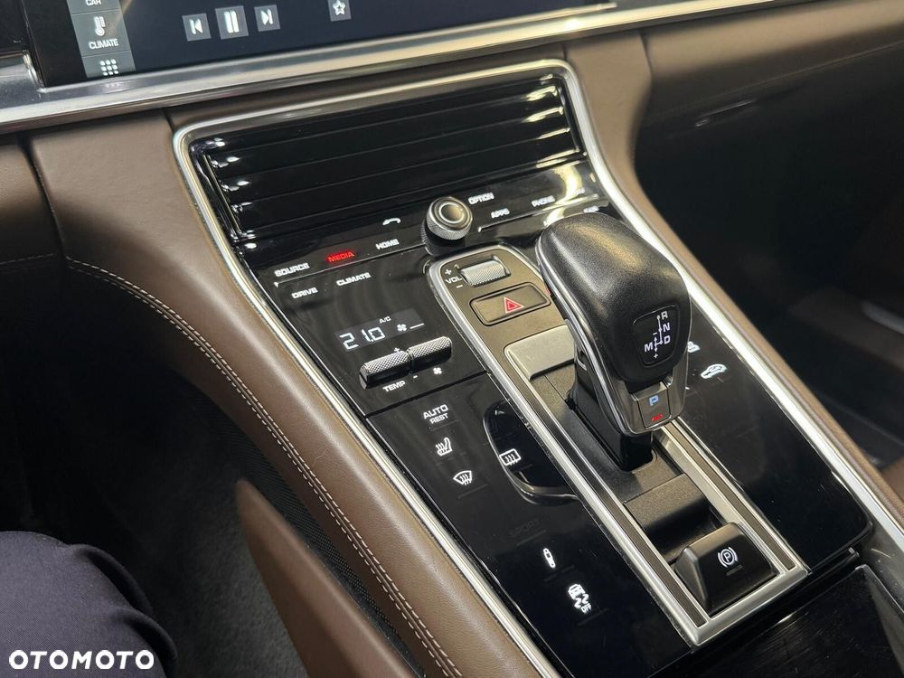Porsche Panamera - 25