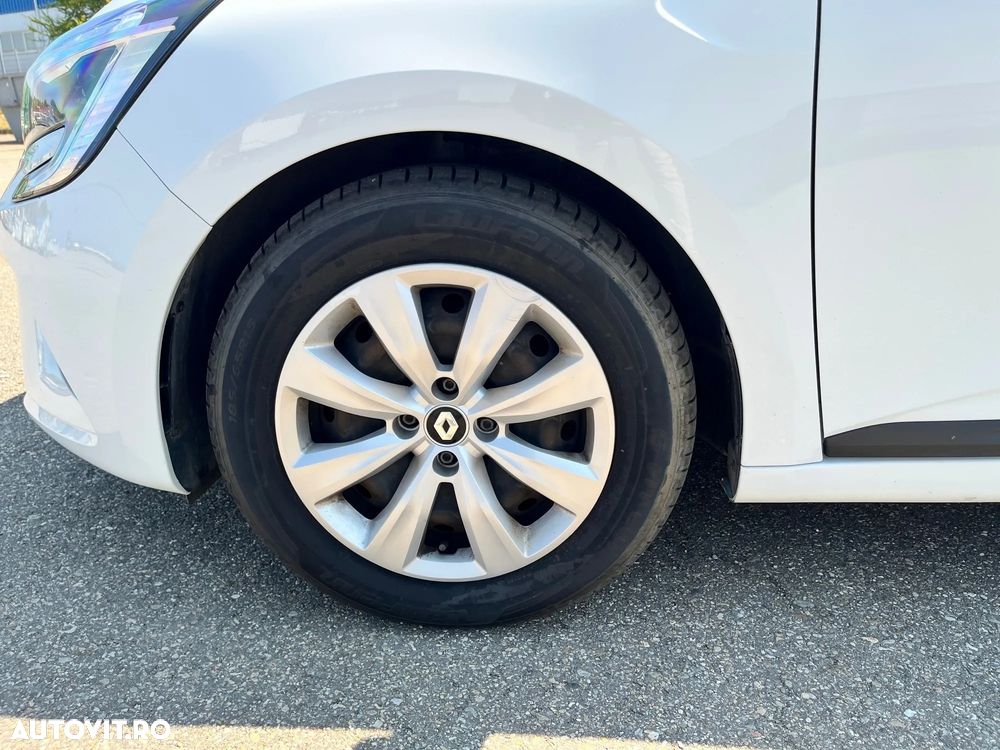 Renault Clio - 28