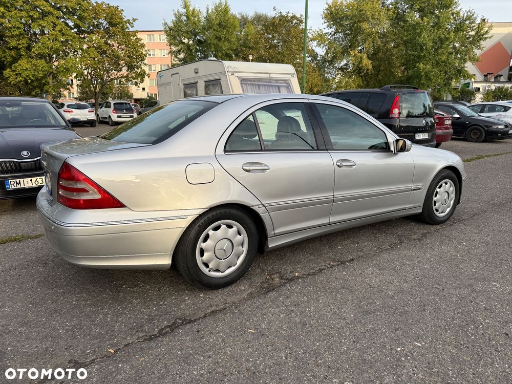 Mercedes-Benz Klasa C 180 Elegance - 15