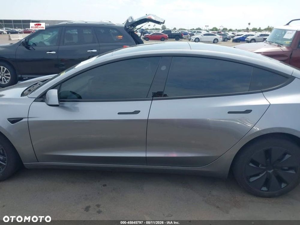 Tesla Model 3 - 2