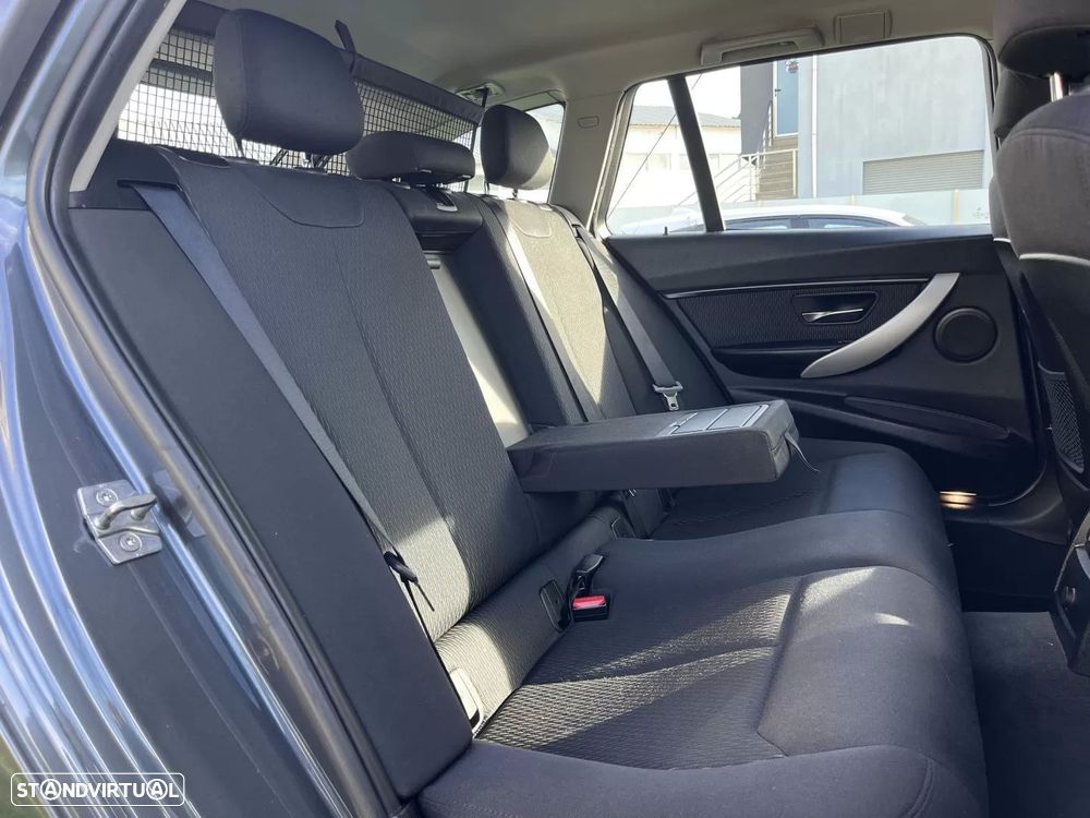 BMW 320 d Touring Sport Line - 30