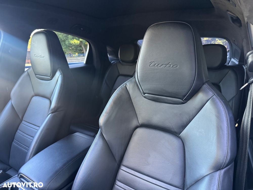 Porsche Cayenne Turbo - 9