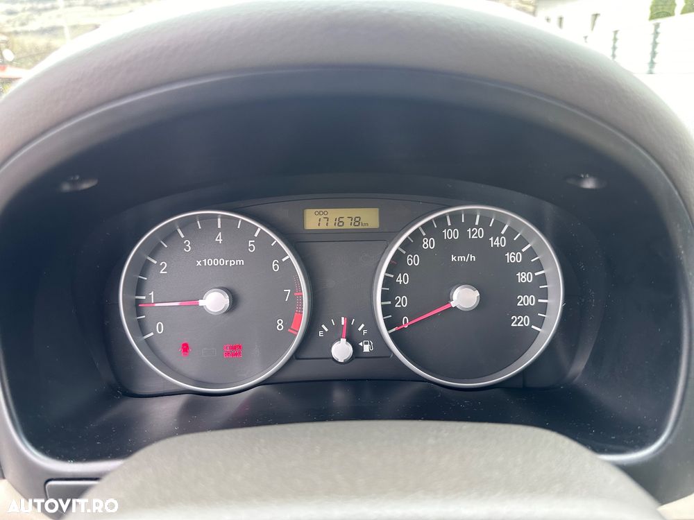 Hyundai Accent 1.4 GL - 29