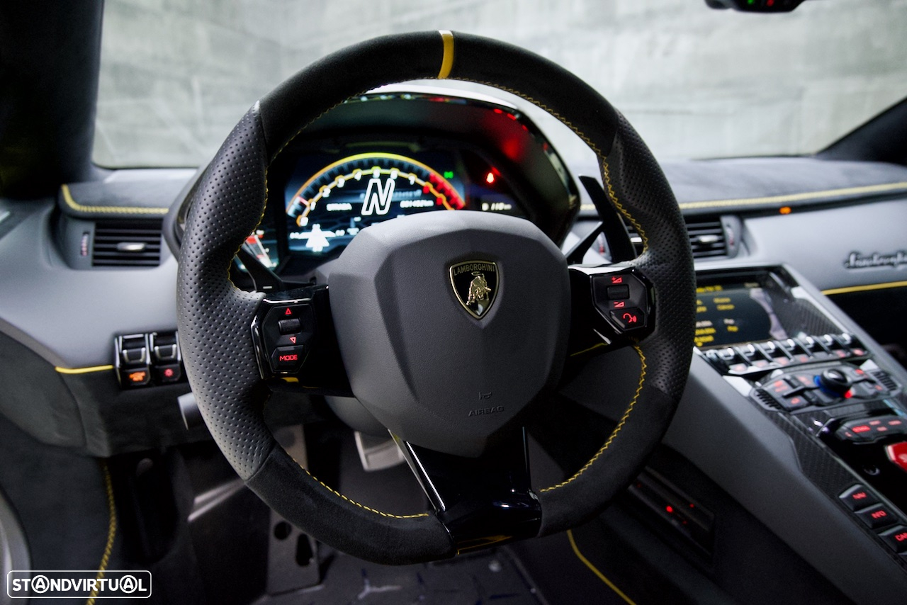 Lamborghini Aventador SVJ - 32