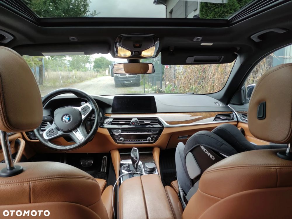 BMW Seria 5 530i xDrive M Sport sport - 9