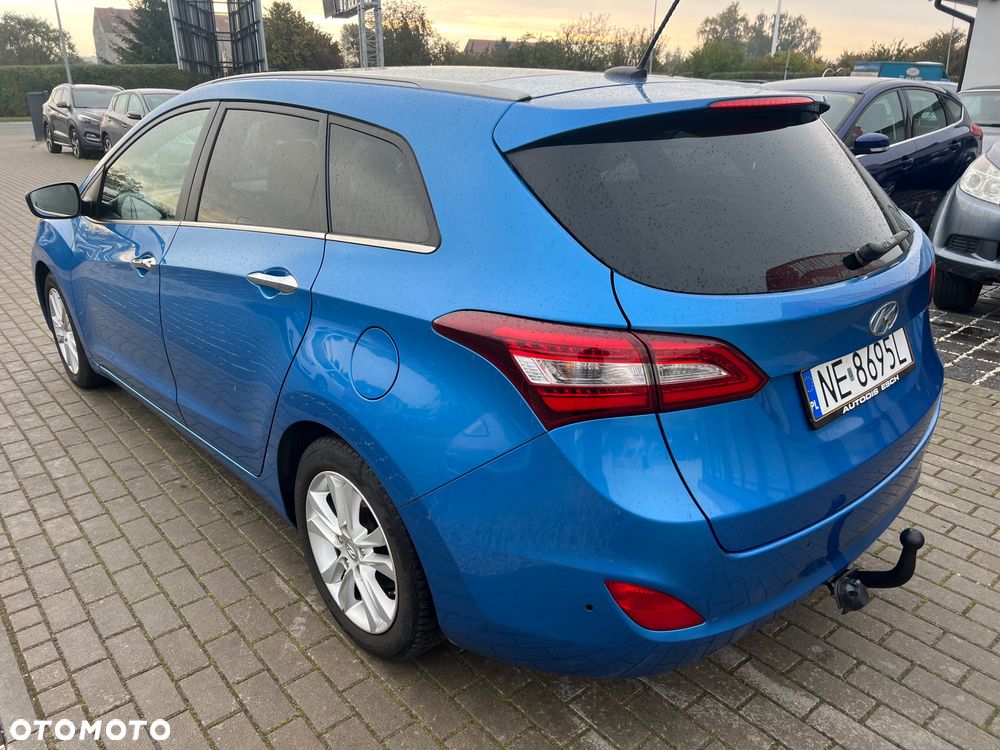 Hyundai i30 1.6 CRDi BlueDrive Premium DCT - 4