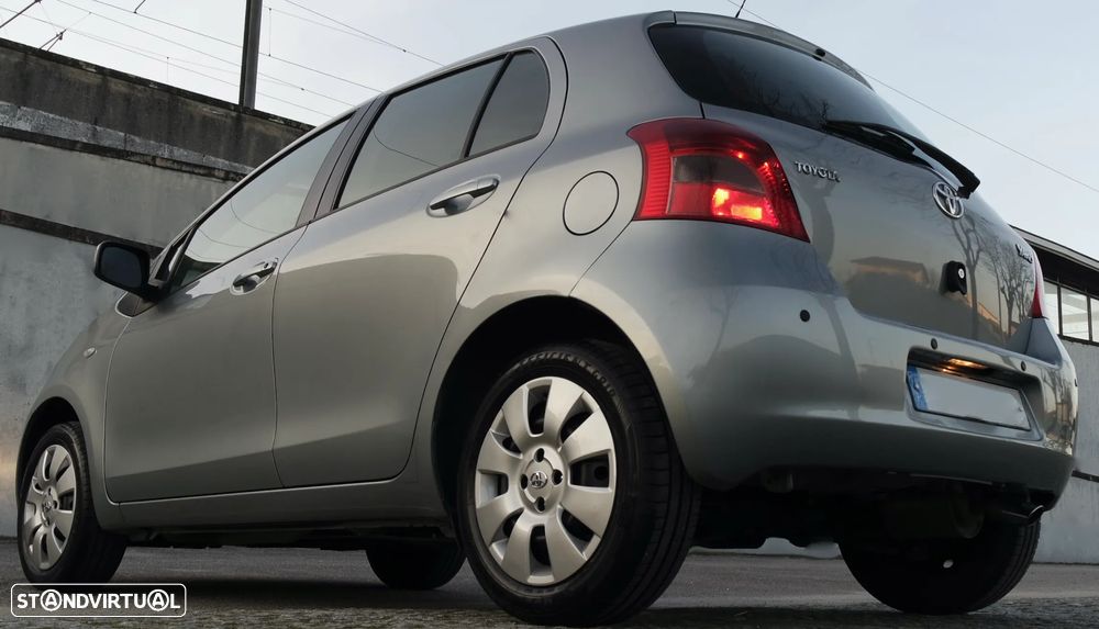 Toyota Yaris 1.0 VVT-i Comfort+AC+VSC - 25