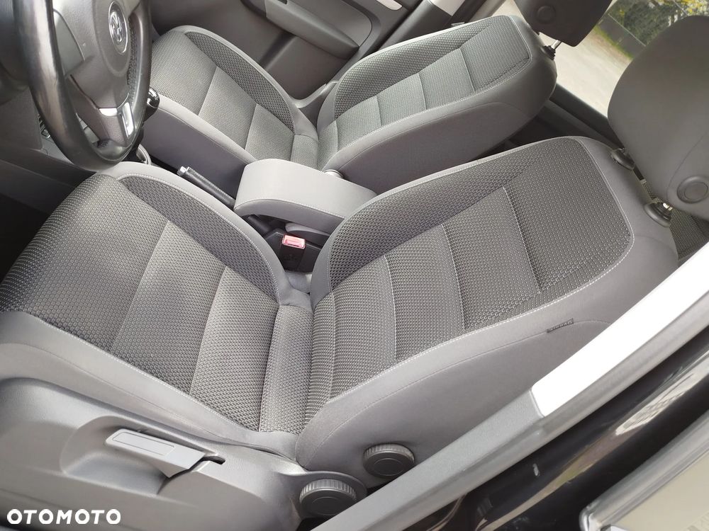 Volkswagen Touran - 9
