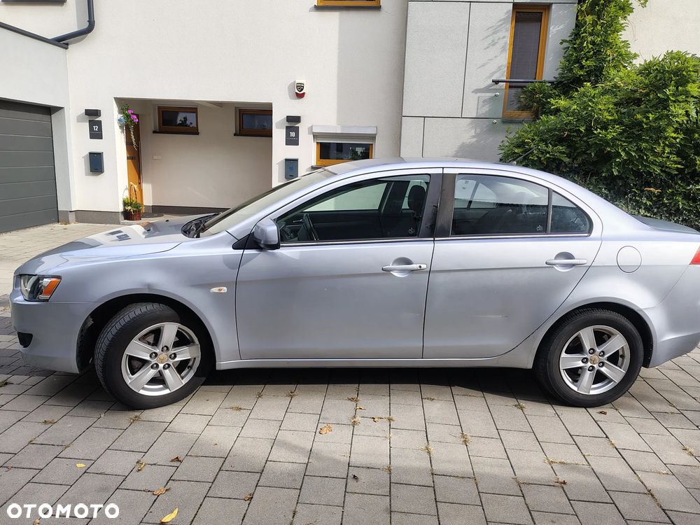 Mitsubishi Lancer 2010 photo 5