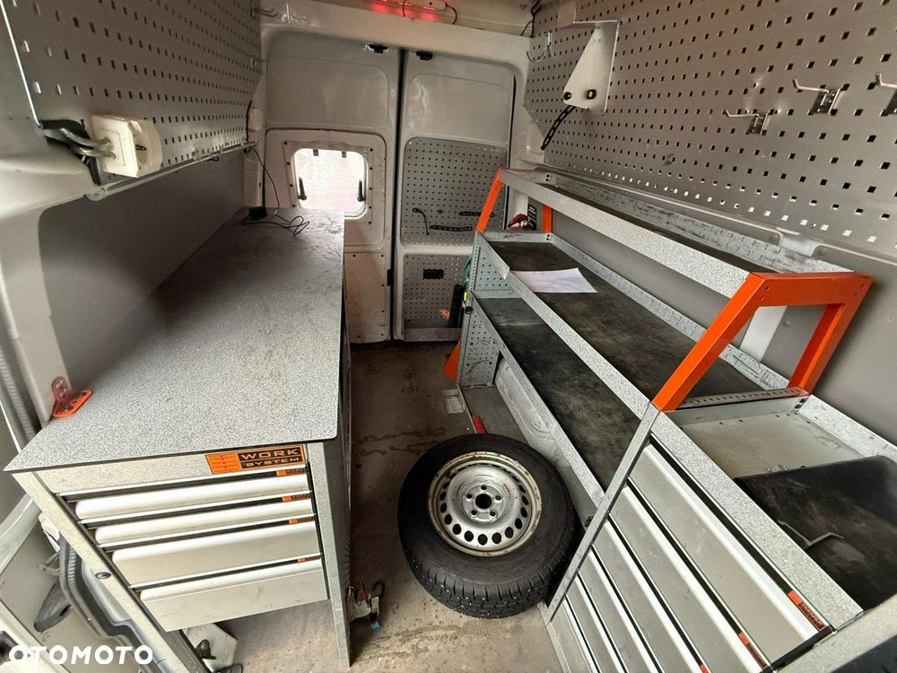 Volkswagen Transporter - 31