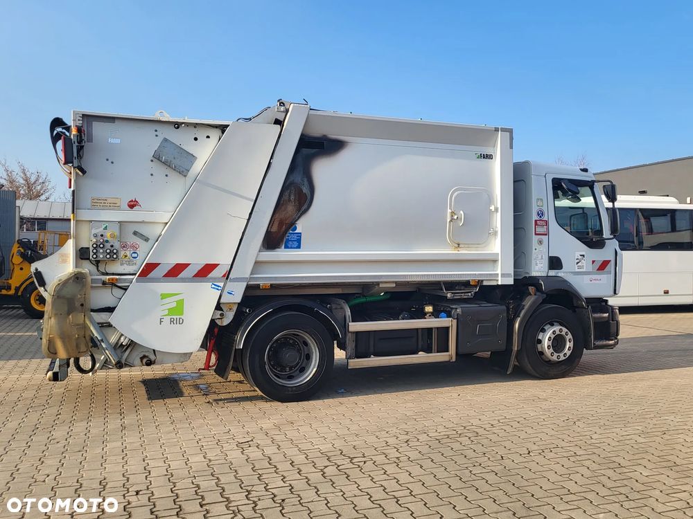 Renault D Wide 19 - 8