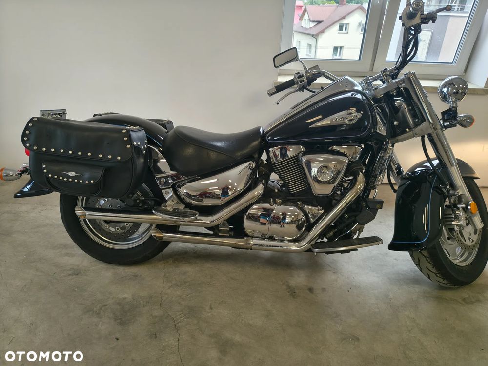 Suzuki Intruder - 11