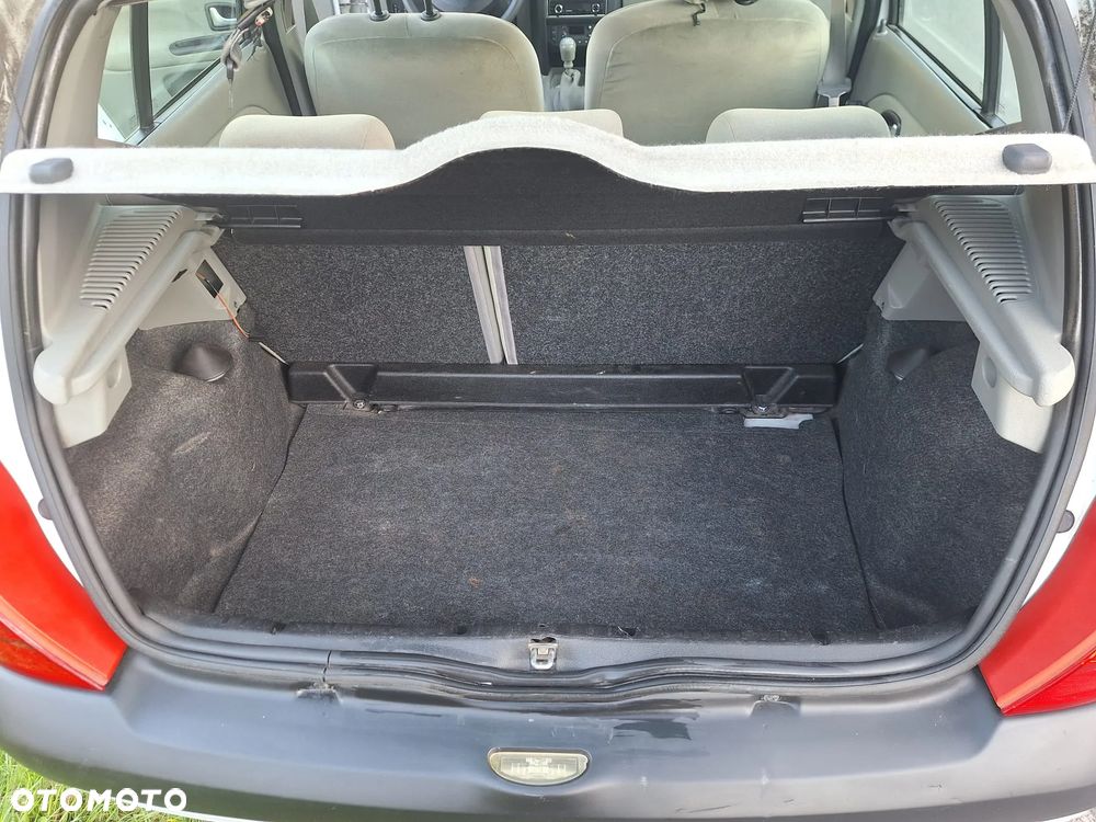 Renault Clio 1.4 16V Privilege - 17