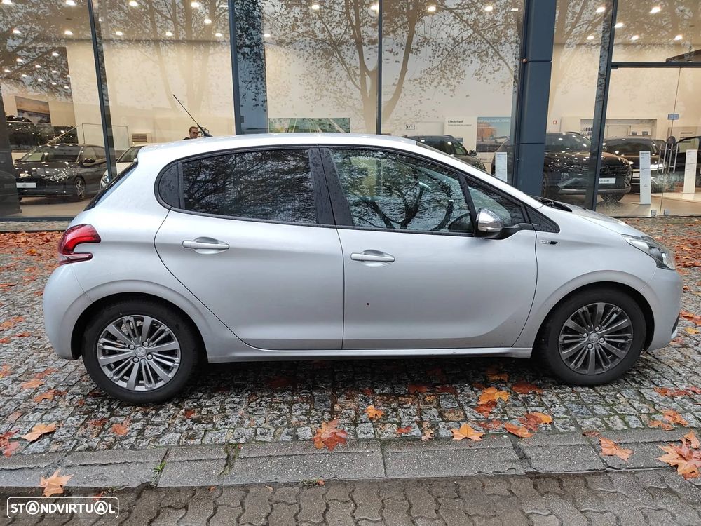 Peugeot 208 1.6 BlueHDi Style - 4