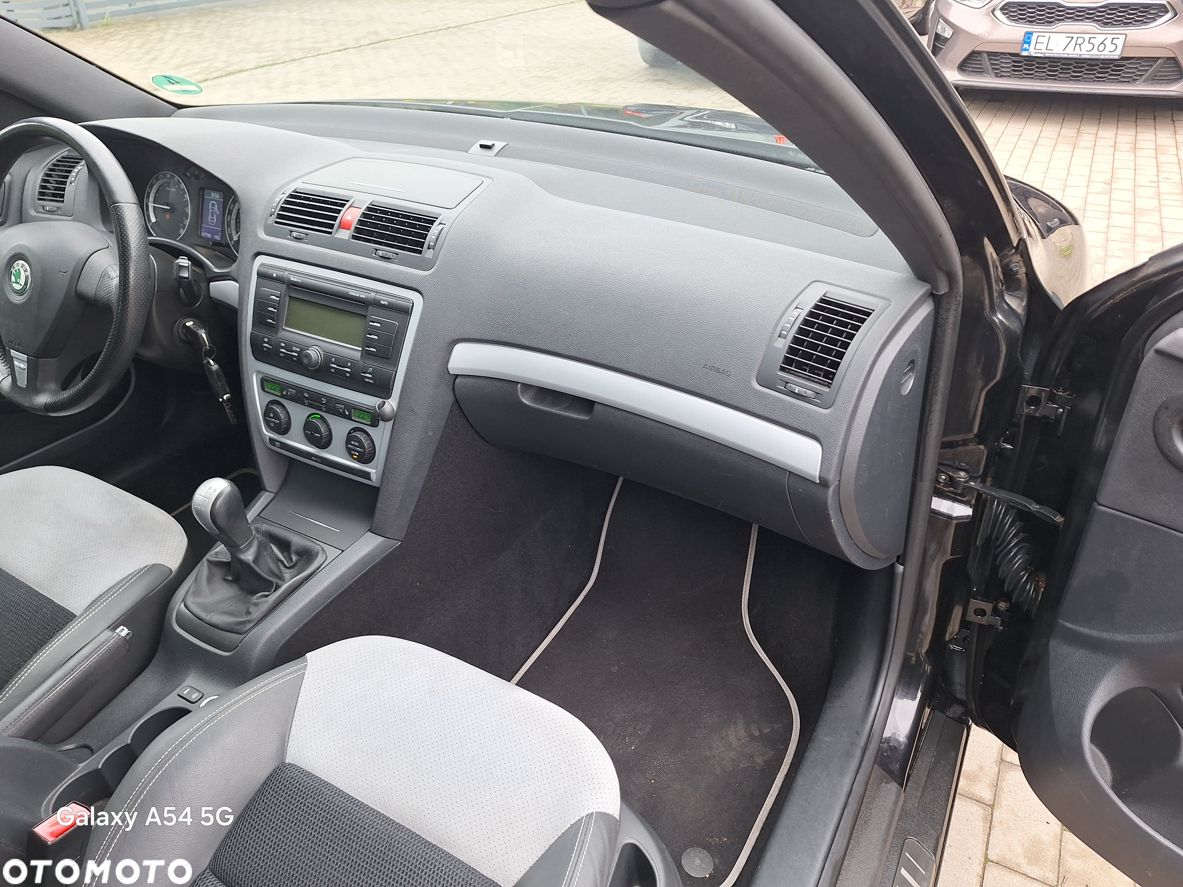 Skoda Octavia 2.0 TDI DPF RS - 17
