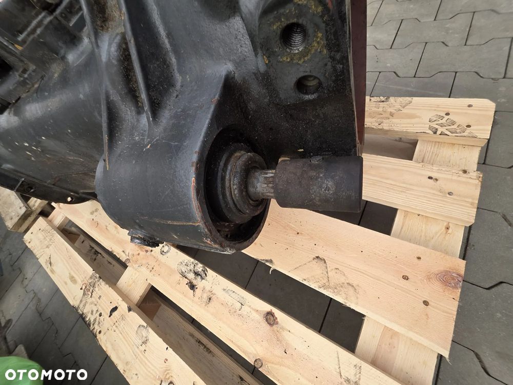 Obudowa skrzyni biegów New Holland TS115 - 5