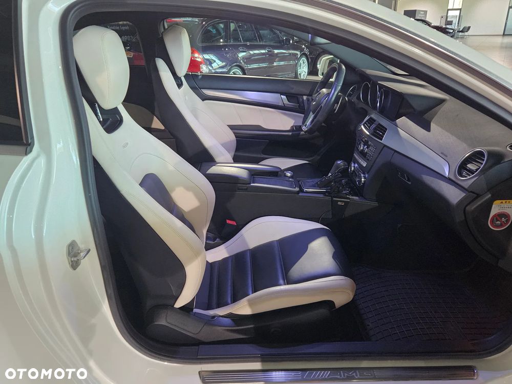 Mercedes-Benz Klasa C 63 AMG AMG SPEEDSHIFT MCT - 11