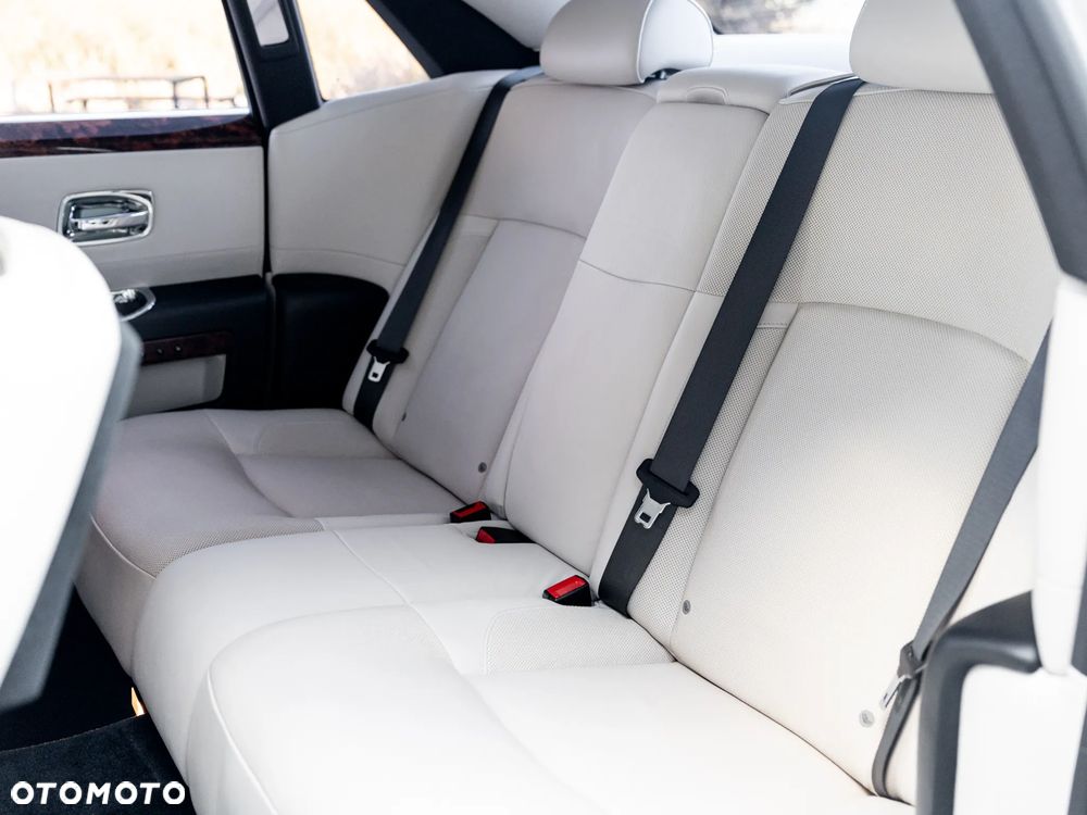 Rolls-Royce Ghost - 27