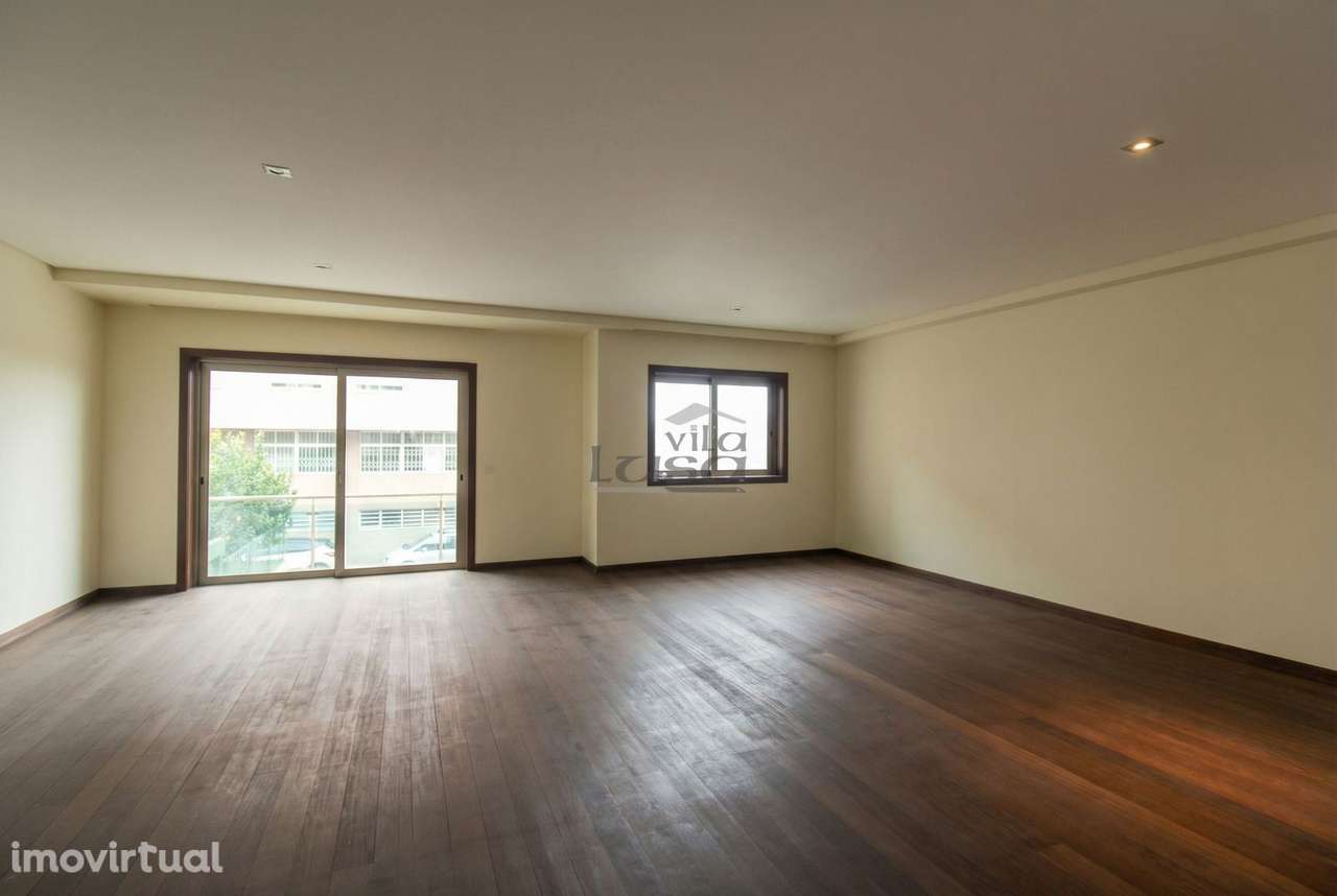 Moradia Nova T4 Centro de Vila Nova de Gaia garagem para 3 carros - Grande imagem: 4/26