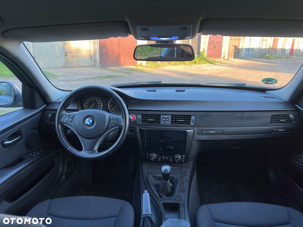 BMW Seria 3 320i - 7
