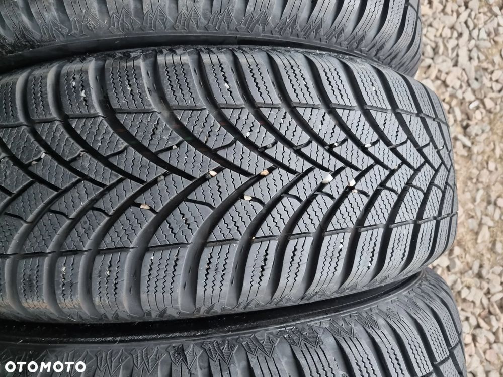 OPONY SEMPERIT SPEED GRIP 5 215/65R16 98H 2021r,4x7,5mm super stan - 2