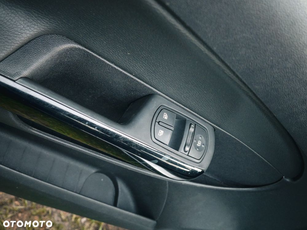 Opel Corsa 1.4 16V Energy - 10