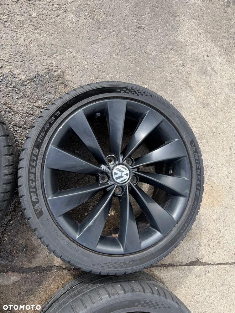 VW Scirocco 2,0 TDI alufelgi z oponami 235/40/18 - 5