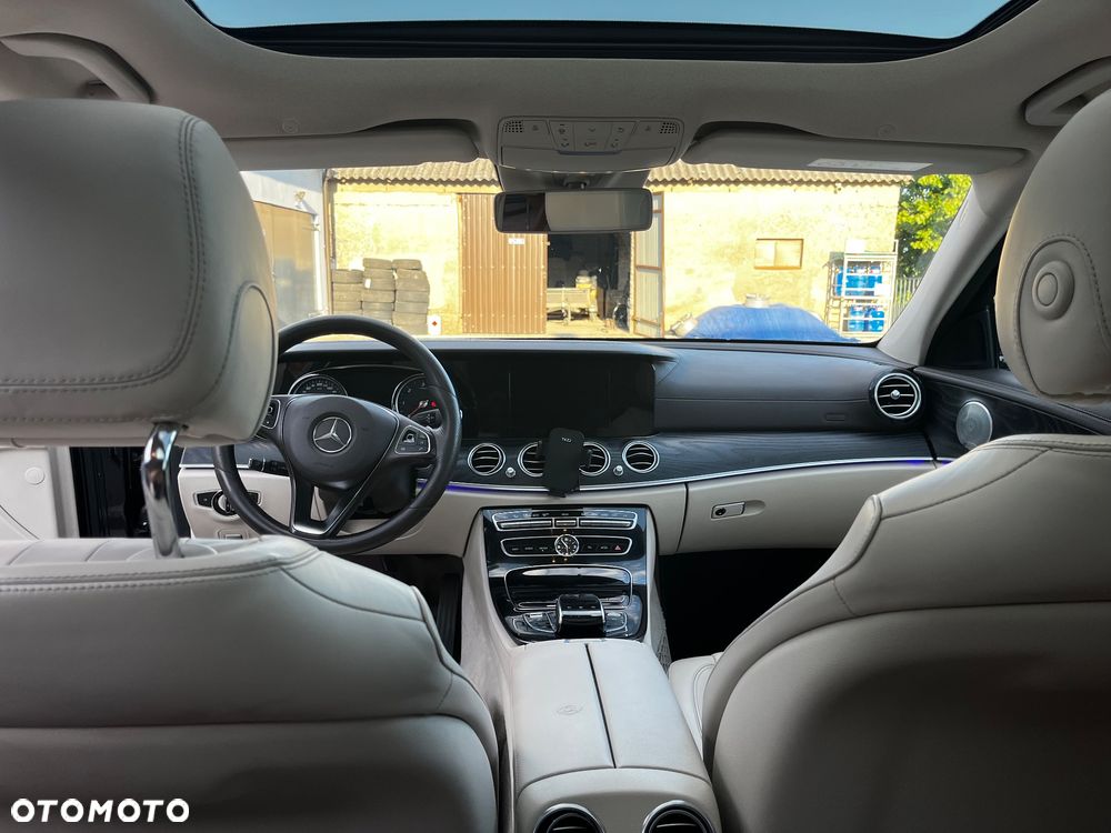 Mercedes-Benz Klasa E 220 d 9G-TRONIC - 11