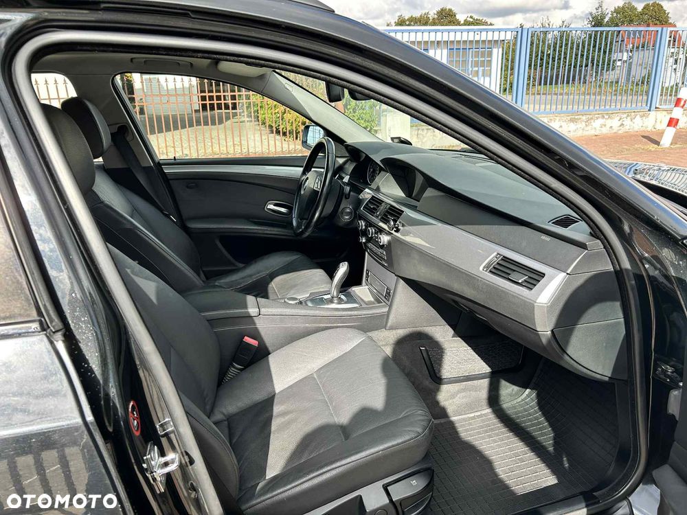 BMW Seria 5 525i Touring Edition Lifestyle - 9