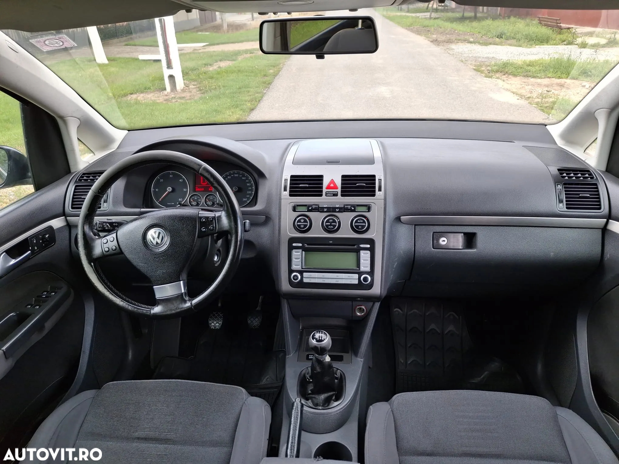 Volkswagen Touran 1.9 TDI - 6