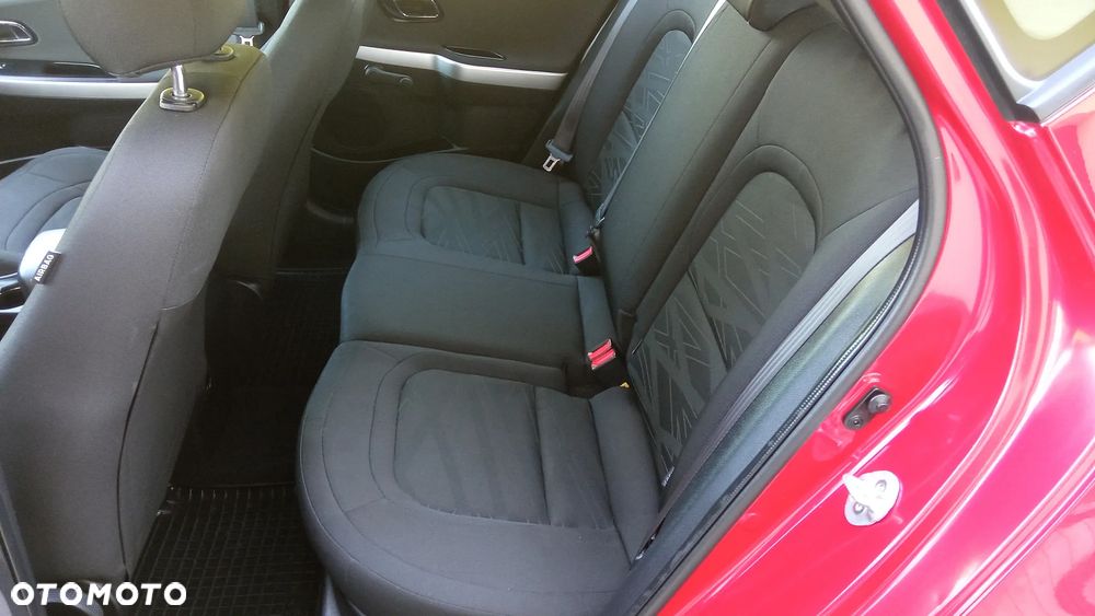 Kia Ceed - 16
