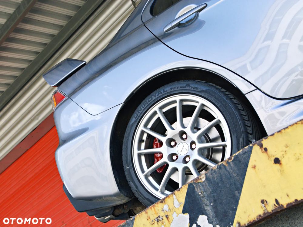 Mitsubishi Lancer Evolution Standard - 4