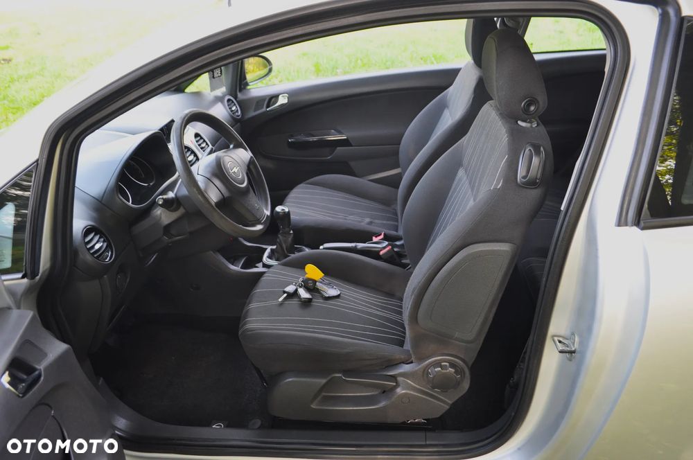 Opel Corsa 1.0 12V Essentia - 18