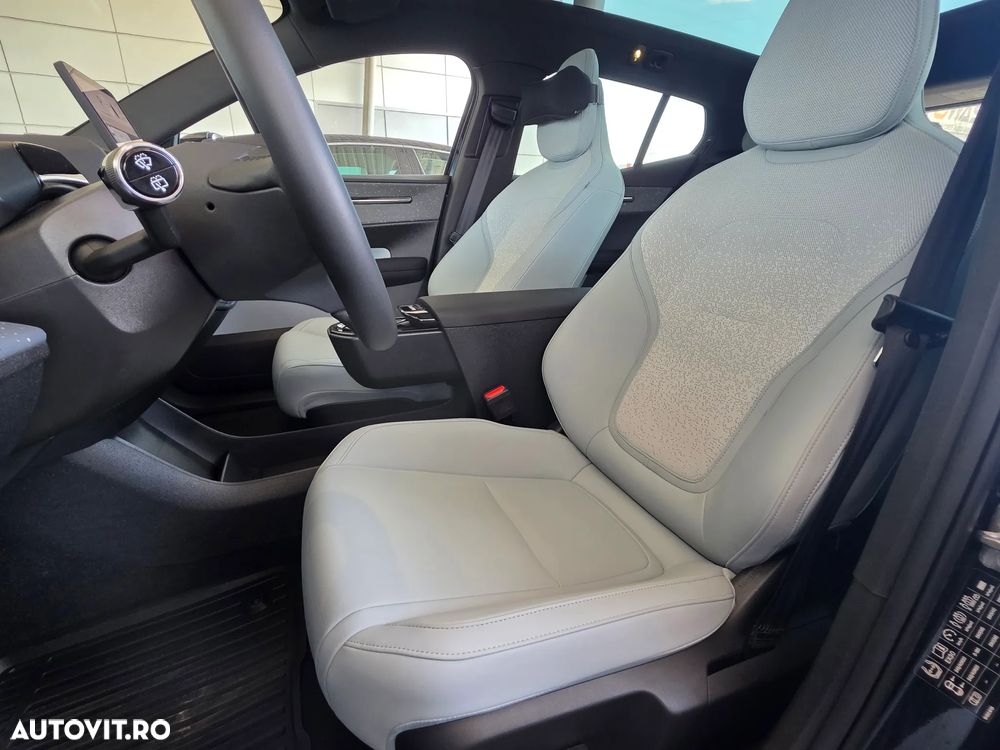 Volvo EX30 Twin Motor Performance Ultra - 13