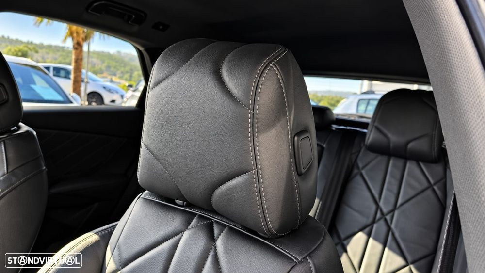 DS DS7 Crossback - 38