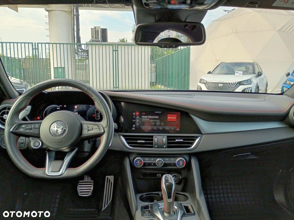 Alfa Romeo Giulia 2.0 Turbo Competizione Q4 - 9