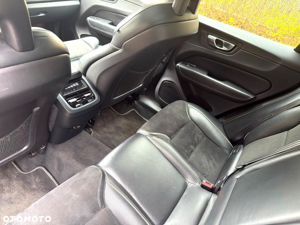 Volvo XC 60 D4 AWD R-Design - 9